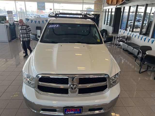 Ram 1500 Classic Vehicle Full-screen Gallery Image 17