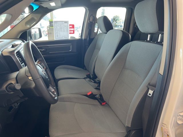 Ram 1500 Classic Vehicle Full-screen Gallery Image 19