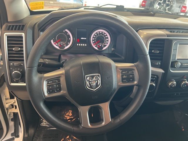 Ram 1500 Classic Vehicle Full-screen Gallery Image 21