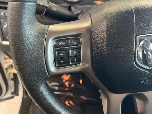 Ram 1500 Classic Vehicle Full-screen Gallery Image 22