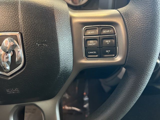 Ram 1500 Classic Vehicle Full-screen Gallery Image 23