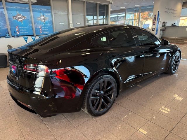 Tesla Model S Vehicle Full-screen Gallery Image 04