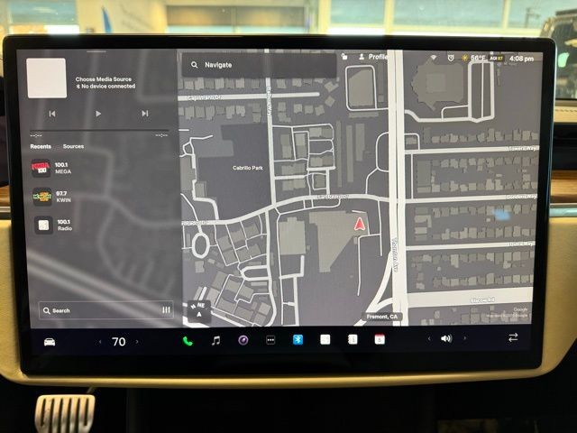 Tesla Model S Vehicle Full-screen Gallery Image 14