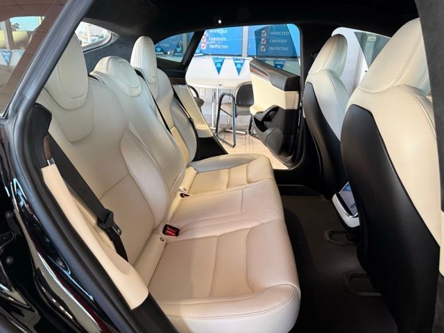 Tesla Model S Vehicle Full-screen Gallery Image 23