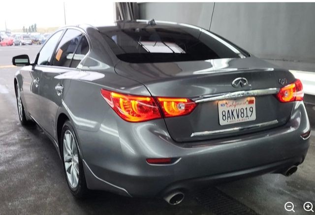 INFINITI Q50 Vehicle Full-screen Gallery Image 02