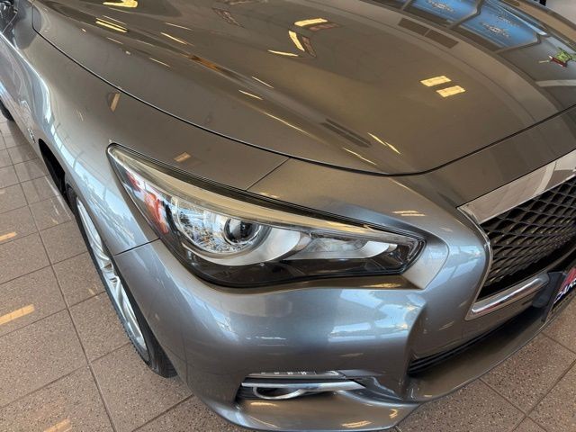 INFINITI Q50 Vehicle Full-screen Gallery Image 09