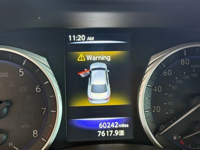 INFINITI Q50 Vehicle Full-screen Gallery Image 12