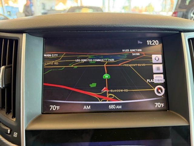 INFINITI Q50 Vehicle Full-screen Gallery Image 15