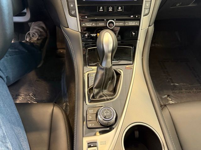 INFINITI Q50 Vehicle Full-screen Gallery Image 17