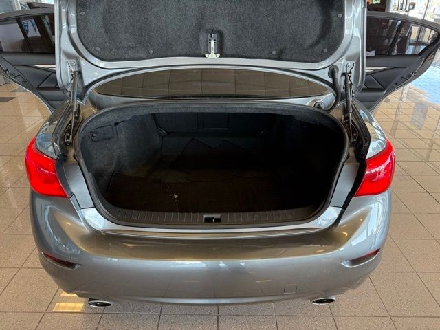 INFINITI Q50 Vehicle Full-screen Gallery Image 23