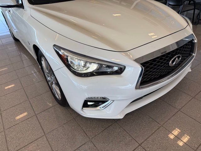 INFINITI Q50 Vehicle Full-screen Gallery Image 08