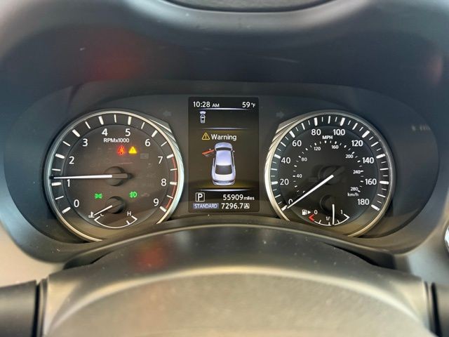 INFINITI Q50 Vehicle Full-screen Gallery Image 13