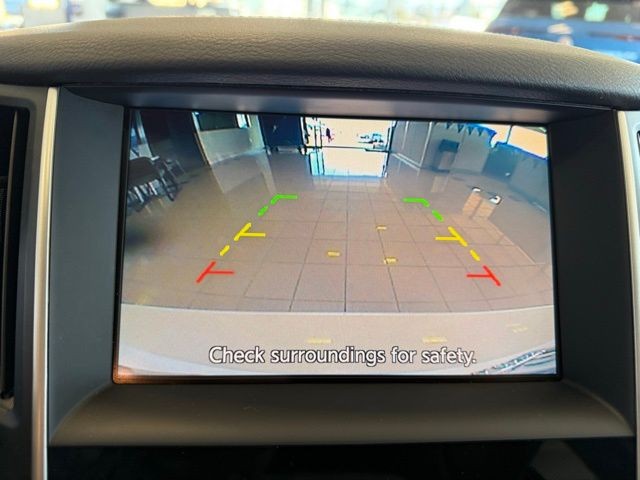 INFINITI Q50 Vehicle Full-screen Gallery Image 15