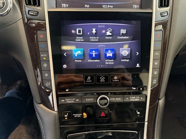 INFINITI Q50 Vehicle Full-screen Gallery Image 16