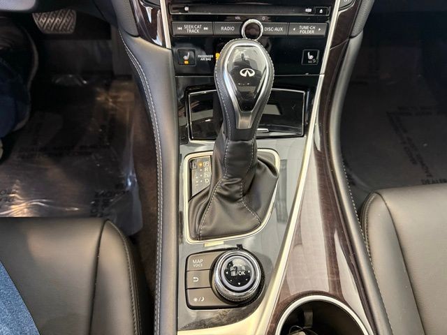 INFINITI Q50 Vehicle Full-screen Gallery Image 17