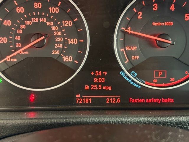 BMW 3 Series Vehicle Full-screen Gallery Image 12