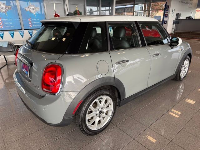 MINI Cooper Hardtop 4 Door Vehicle Full-screen Gallery Image 03