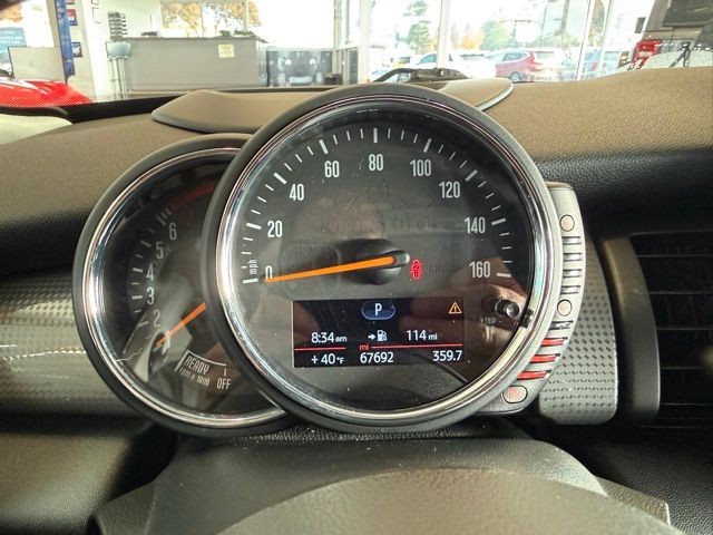 MINI Cooper Hardtop 4 Door Vehicle Full-screen Gallery Image 13