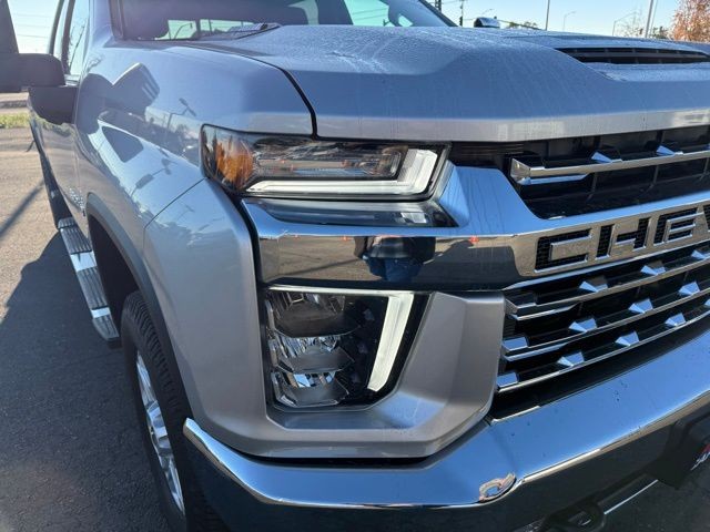 Chevrolet Silverado 3500HD Vehicle Full-screen Gallery Image 10