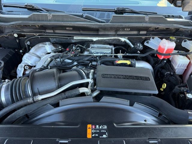 Chevrolet Silverado 3500HD Vehicle Full-screen Gallery Image 27