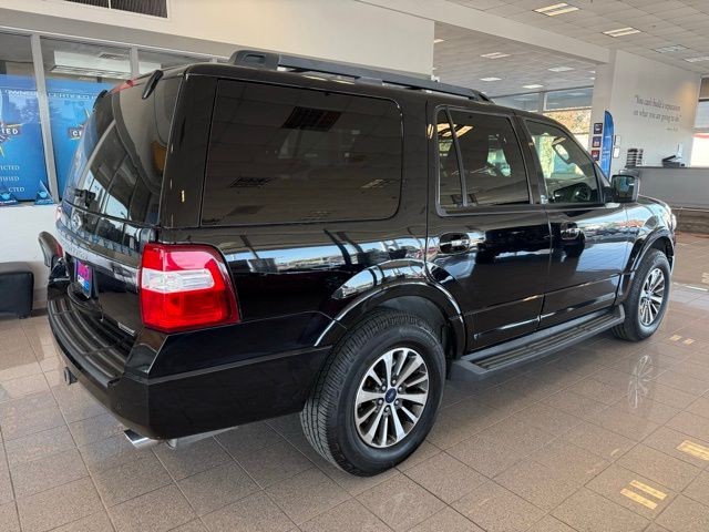 Ford Expedition Vehicle Full-screen Gallery Image 03