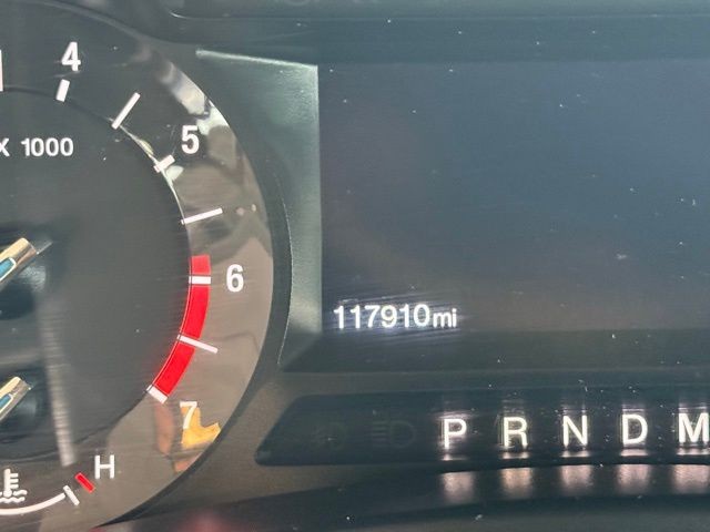 Ford Expedition Vehicle Full-screen Gallery Image 12