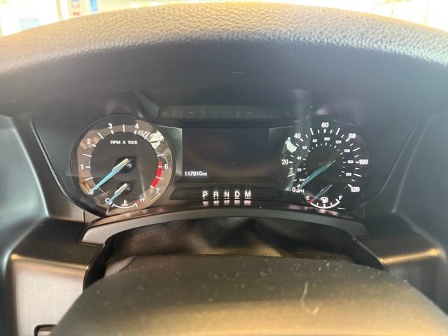 Ford Expedition Vehicle Full-screen Gallery Image 13