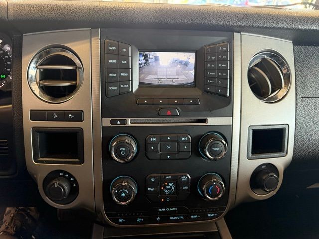 Ford Expedition Vehicle Full-screen Gallery Image 15