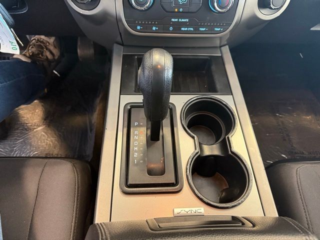 Ford Expedition Vehicle Full-screen Gallery Image 16