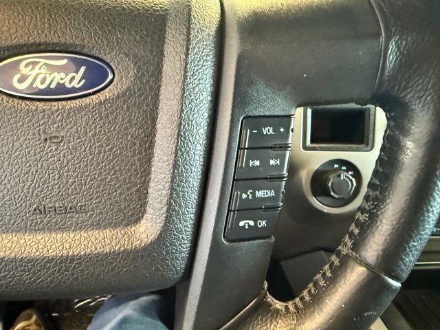 Ford Expedition Vehicle Full-screen Gallery Image 17