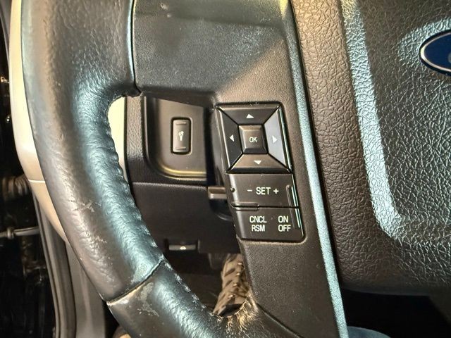 Ford Expedition Vehicle Full-screen Gallery Image 18