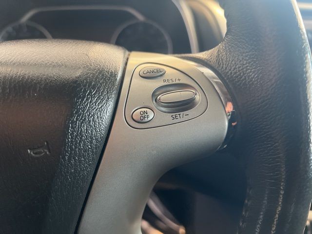 Nissan Murano Vehicle Full-screen Gallery Image 21