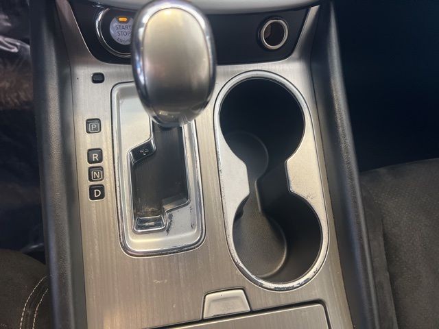 Nissan Murano Vehicle Full-screen Gallery Image 25