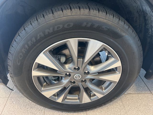 Nissan Murano Vehicle Full-screen Gallery Image 29