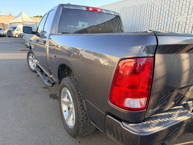 Ram 1500 Vehicle Full-screen Gallery Image 02