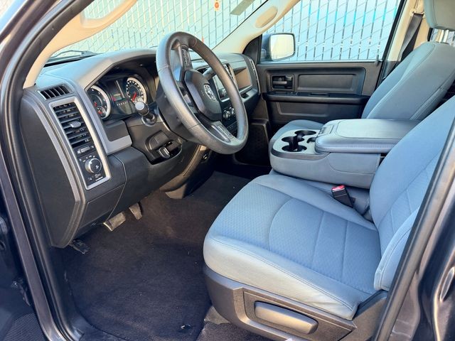 Ram 1500 Vehicle Full-screen Gallery Image 03