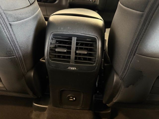 Ford Bronco Sport Vehicle Full-screen Gallery Image 26