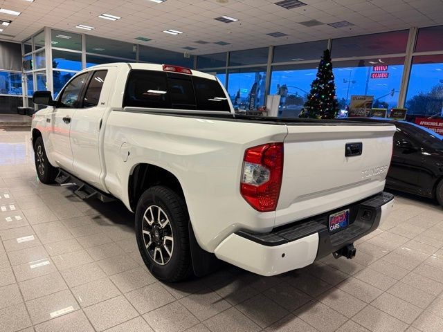 Toyota Tundra 2WD Truck Vehicle Full-screen Gallery Image 06