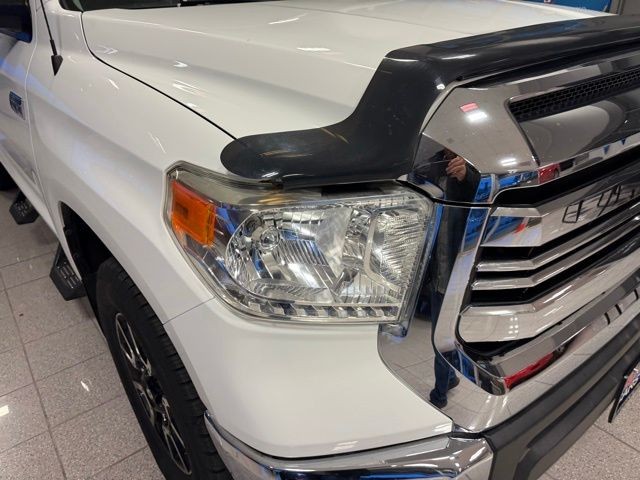 Toyota Tundra 2WD Truck Vehicle Full-screen Gallery Image 10