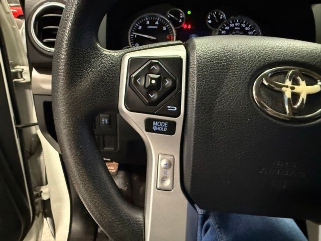 Toyota Tundra 2WD Truck Vehicle Full-screen Gallery Image 18