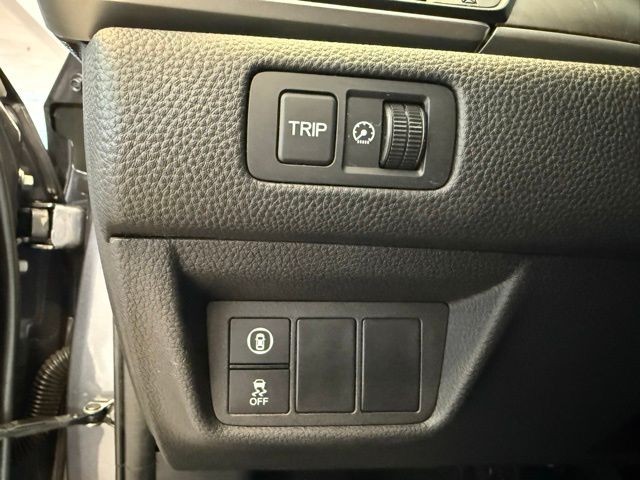 Honda Accord Sedan Vehicle Full-screen Gallery Image 19