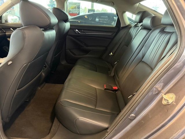 Honda Accord Sedan Vehicle Full-screen Gallery Image 22