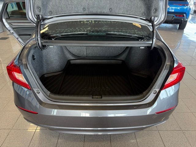 Honda Accord Sedan Vehicle Full-screen Gallery Image 23