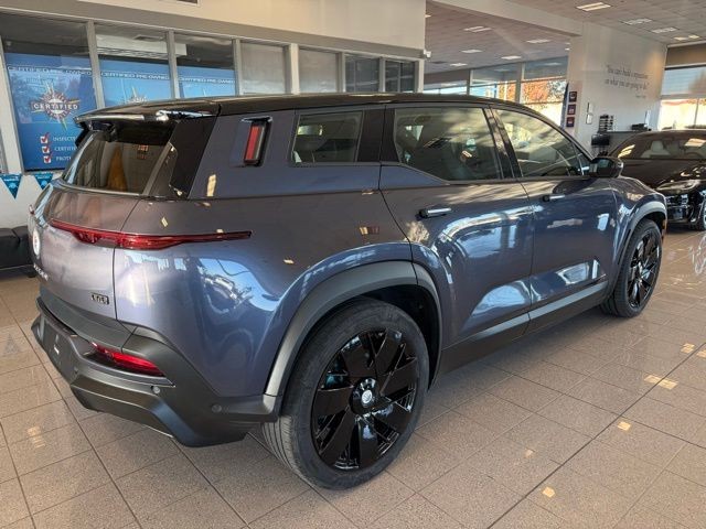 Fisker Ocean Vehicle Full-screen Gallery Image 03