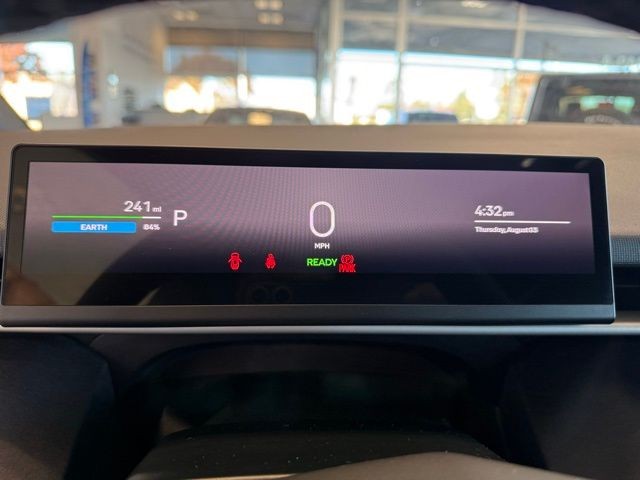 Fisker Ocean Vehicle Full-screen Gallery Image 12