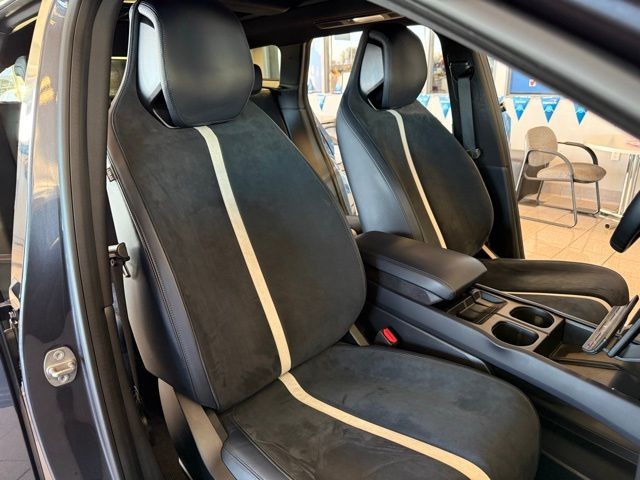 Fisker Ocean Vehicle Full-screen Gallery Image 23