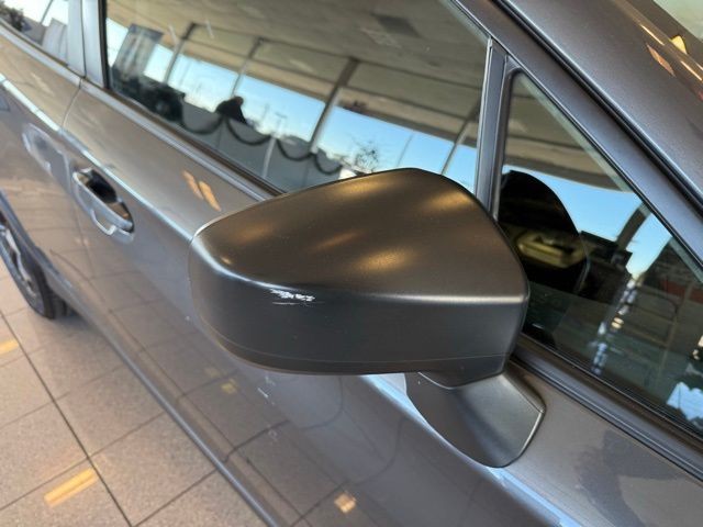 Subaru Crosstrek Vehicle Full-screen Gallery Image 11