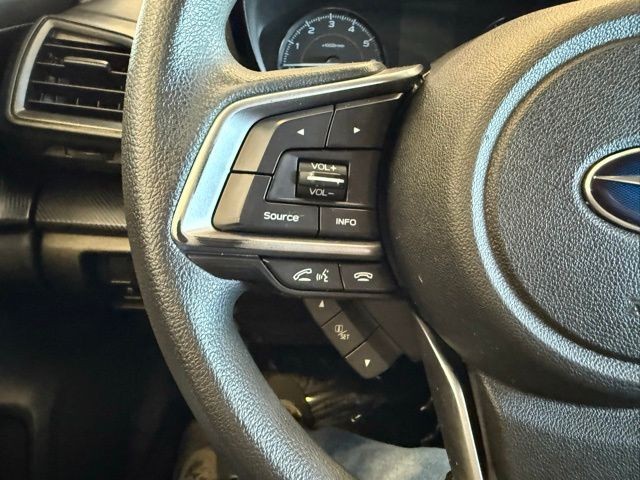 Subaru Crosstrek Vehicle Full-screen Gallery Image 17