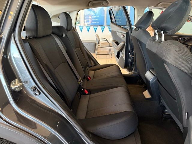 Subaru Crosstrek Vehicle Full-screen Gallery Image 22