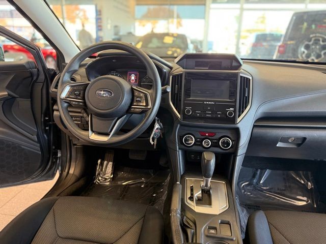 Subaru Crosstrek Vehicle Full-screen Gallery Image 23